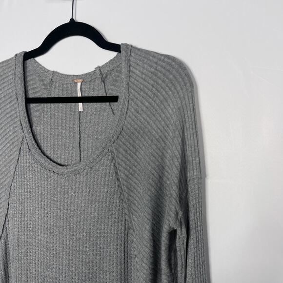 Free People Medium M Gray Ventura Thermal Tee Long Sleeve Waffle Knit Curved Hem - Picture 3 of 9